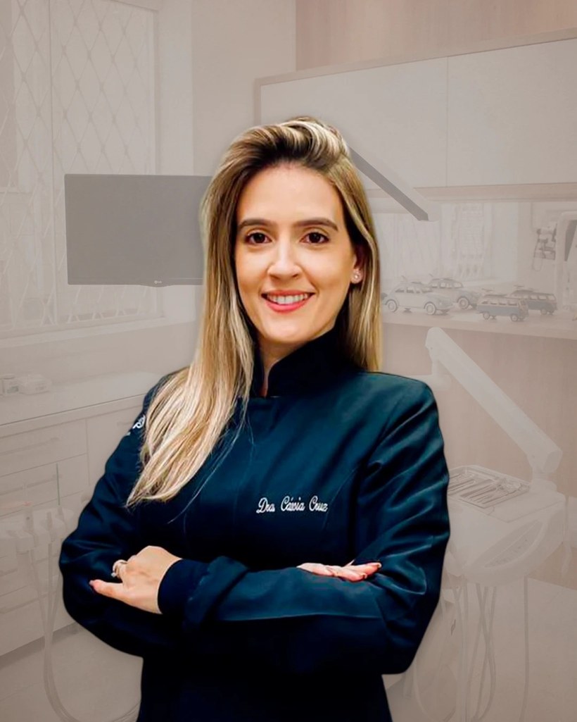 Dra. Cássia Cruz